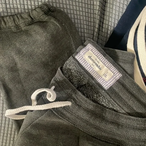 Hollister and Abercrombie Pants Bundle - Picture 3 of 3